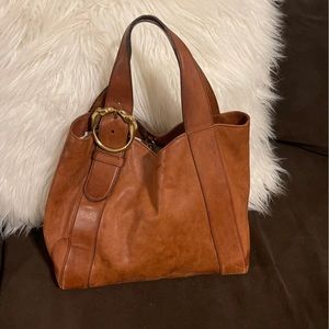 Gucci leather bag with gold hardware